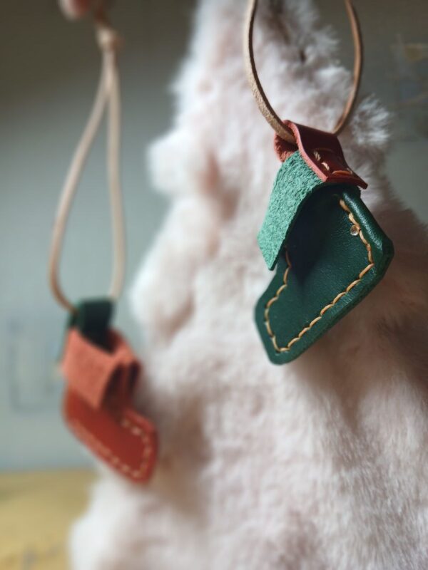 DIY Leather Christmas Boot Template - Holiday Tree Ornament, Key Chain, Bag Charm - Зображення 2