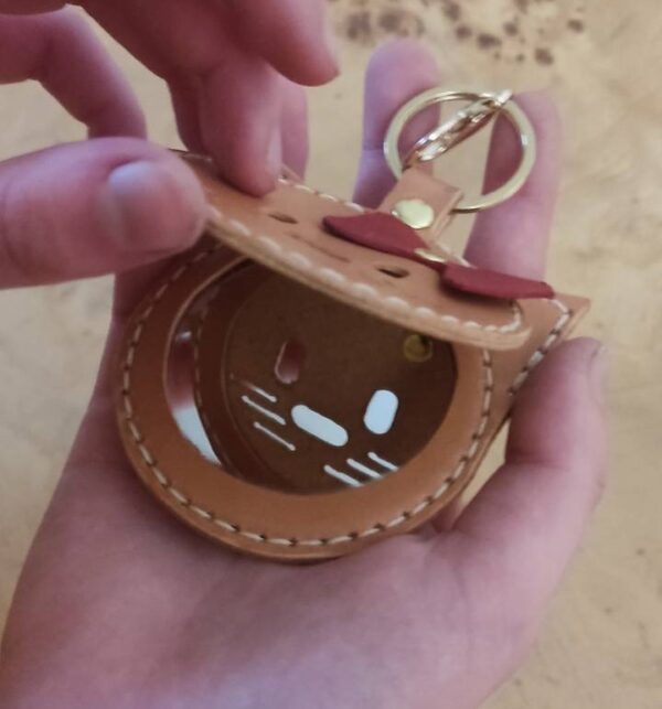 Cut out of a keychain made of leather mirror cat - Digital Pattern PDF - Зображення 3